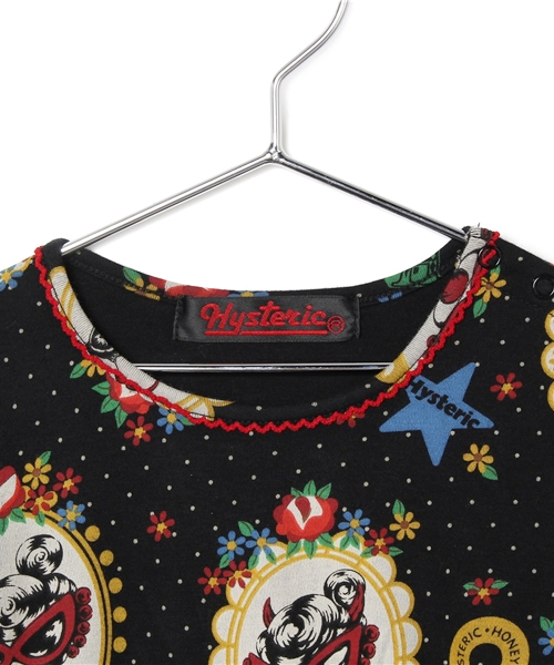 HYSTERIC MINI(ヒステリックミニ)の「BABY Once upon a time RETROS STORY 総柄 長袖ワンピース(ワンピース・キッズ・ブラック系その他/パープル系その他・90)」の4枚目の写真
