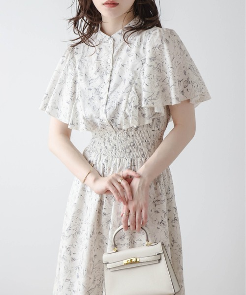 AMELY(エミリー)の「小花柄ラッフルフリルワンピース(ワンピース・レディース・ブルー/アイボリー・L/M)」の2枚目の写真