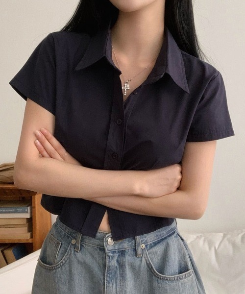 BEIDELLI（ベイデリー）の「[BELLIDE MADE] 4ピンタッククロップド半袖シャツ（シャツ/ブラウス・レディース・ブラック/スカイブルー/ネイビー/ホワイト/ピンク・FREE）」の4枚目の写真