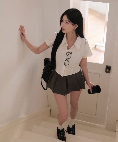 BEIDELLI（ベイデリー）の「[BELLIDE MADE] 4ピンタッククロップド半袖シャツ（シャツ/ブラウス・レディース・ブラック/スカイブルー/ネイビー/ホワイト/ピンク・FREE）」の12枚目の写真