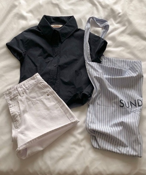 BEIDELLI（ベイデリー）の「[BELLIDE MADE] 4ピンタッククロップド半袖シャツ（シャツ/ブラウス・レディース・ブラック/スカイブルー/ネイビー/ホワイト/ピンク・FREE）」の15枚目の写真