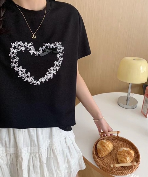 leune(ルネ)の「リボンハートプリントTシャツ(Tシャツ/カットソー・レディース・オフホワイト/ブラック・FREE)」の9枚目の写真