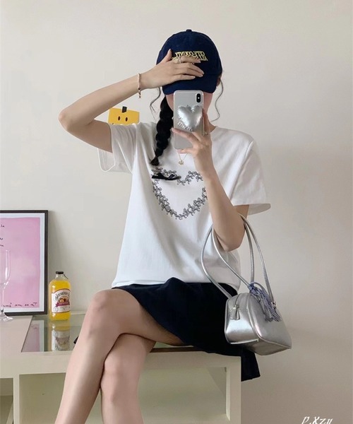 leune(ルネ)の「リボンハートプリントTシャツ(Tシャツ/カットソー・レディース・オフホワイト/ブラック・FREE)」の5枚目の写真