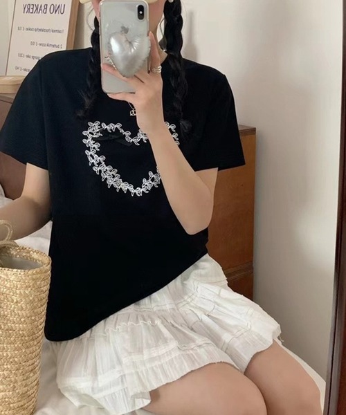 leune(ルネ)の「リボンハートプリントTシャツ(Tシャツ/カットソー・レディース・オフホワイト/ブラック・FREE)」の4枚目の写真