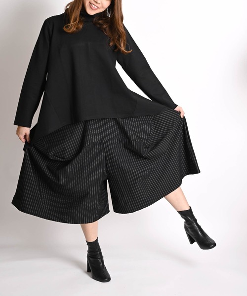 MaxMara WEEKEND ガウチョパンツ 白黒ストライプ MaxMara WEEKEND ガウチョパンツ 白黒ストライプ