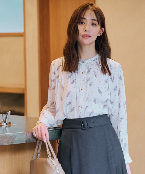 grove（グローブ）の「◆＜ご自宅で洗える＞ヴィンテージサテン9分袖ブラウス（シャツ/ブラウス・レディース・グリーン系/ホワイト系3/オフホワイト/ブラック系/パープル/ホワイト系6・02/03/00/01/04/05）」の3枚目の写真