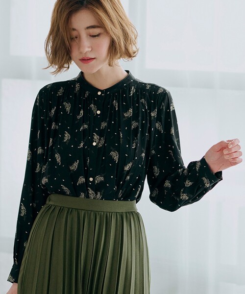 grove（グローブ）の「◆＜ご自宅で洗える＞ヴィンテージサテン9分袖ブラウス（シャツ/ブラウス・レディース・グリーン系/ホワイト系3/オフホワイト/ブラック系/パープル/ホワイト系6・02/03/00/01/04/05）」の4枚目の写真