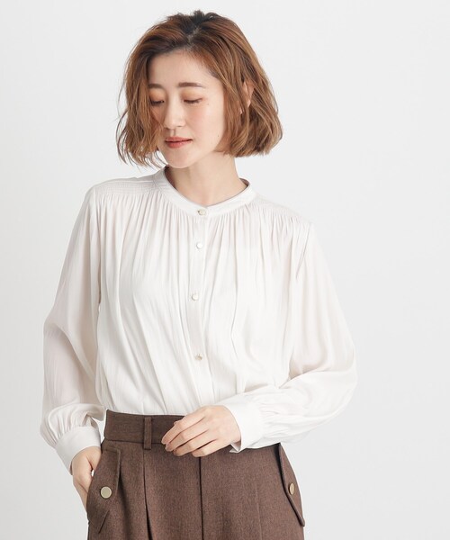 grove（グローブ）の「◆＜ご自宅で洗える＞ヴィンテージサテン9分袖ブラウス（シャツ/ブラウス・レディース・グリーン系/ホワイト系3/オフホワイト/ブラック系/パープル/ホワイト系6・02/03/00/01/04/05）」の2枚目の写真