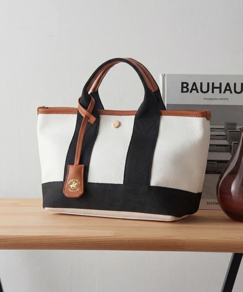 BEVERLY HILLS POLO CLUB（ビバリーヒルズポロクラブ）の「【BEVERLY HILLS POLO CLUB】《別注》スコッチグレイン ネオレザー ミニ トートバッグ（トートバッグ・レディース・ホワイト/グレー/ブラック/グレイッシュベージュ/ベージュ系その他2/シルバー/ブラック系その他2・FREE）」の2枚目の写真