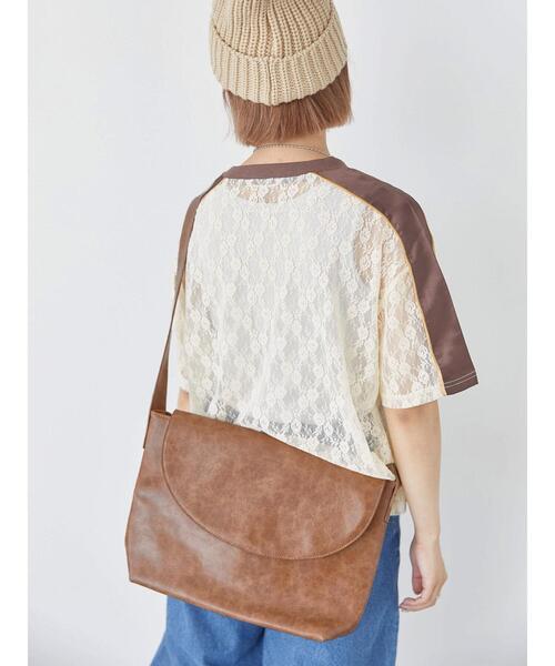 ehka sopo(エヘカソポ)の「ヴィンテージライクショルダーバッグ(ハンドバッグ・レディース・ブラック/ブラウン/キャメル・F)」の3枚目の写真