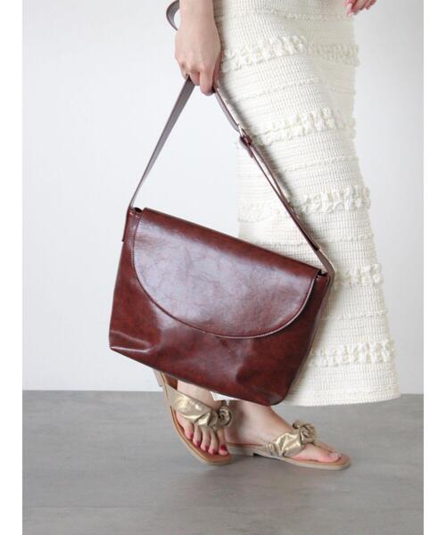 ehka sopo(エヘカソポ)の「ヴィンテージライクショルダーバッグ(ハンドバッグ・レディース・ブラック/ブラウン/キャメル・F)」の9枚目の写真