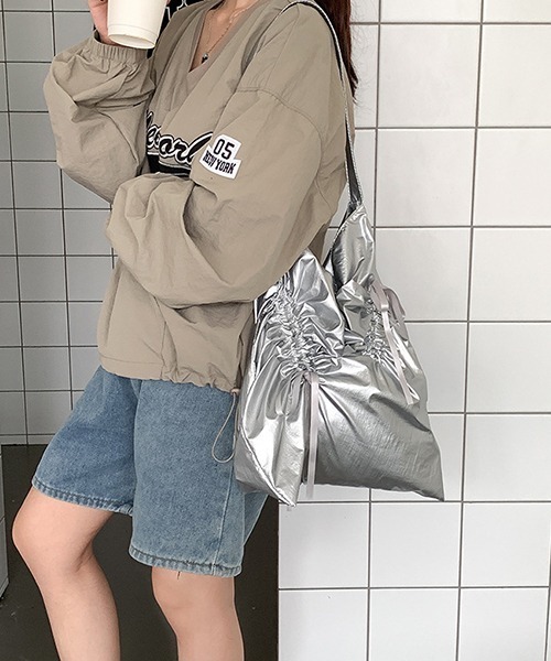 c.u.l(シーユーエル)の「ドローストリングリボン ナイロン ショルダーバッグ cula976(ショルダーバッグ・レディース・ブラック/ブラック系その他/ブルー/シルバー/ベージュ・FREE)」の10枚目の写真