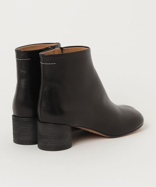 MM6 Maison Margiela（ｴﾑｴﾑｼｯｸｽ ﾒｿﾞﾝ ﾏﾙｼﾞｪﾗ）の「MM6 MAISON MARGIELA / エムエムシックス メゾンマルジェラ：レザー 6ロゴ ヒールブーツ：S59WU0173-P3628[ANN]（ブーツ・レディース・ブラック・36.5/37）」の2枚目の写真