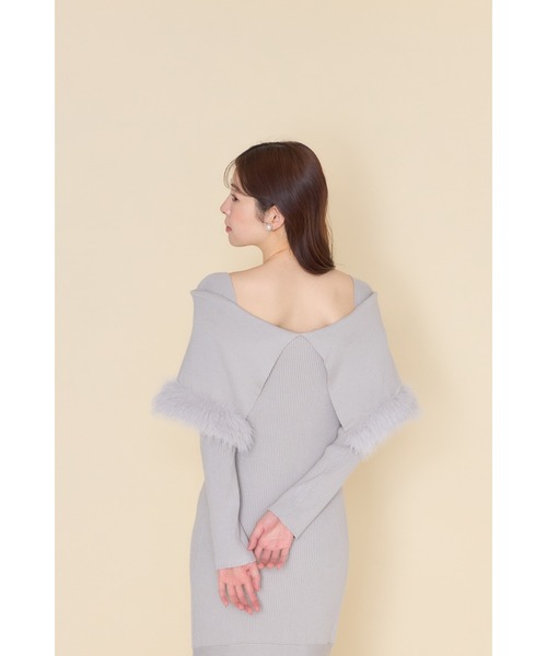 tocco closet(トッコ クローゼット)の「ケープファー付きマーメイドリブニットワンピース(ワンピース・レディース・オフホワイト/モカ/グレー・M)」の13枚目の写真