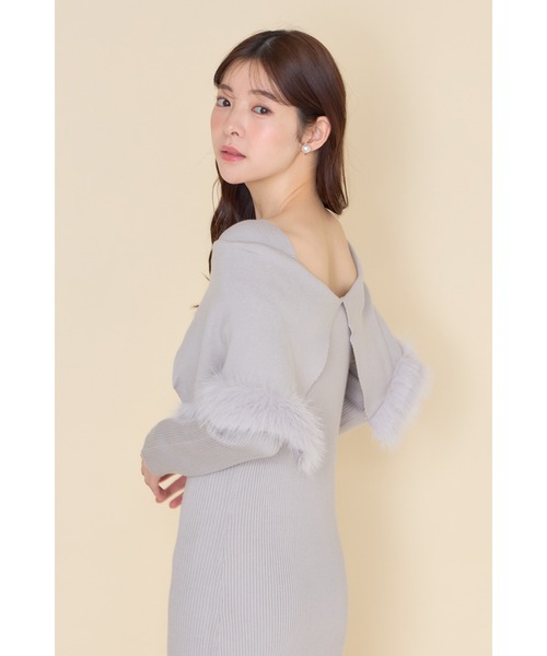 tocco closet(トッコ クローゼット)の「ケープファー付きマーメイドリブニットワンピース(ワンピース・レディース・オフホワイト/モカ/グレー・M)」の12枚目の写真