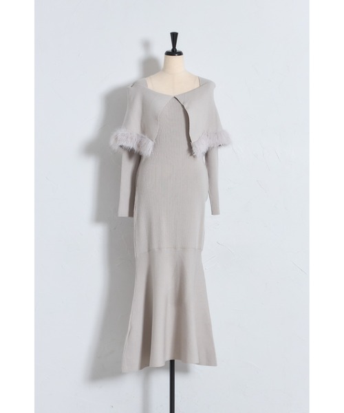 tocco closet(トッコ クローゼット)の「ケープファー付きマーメイドリブニットワンピース(ワンピース・レディース・オフホワイト/モカ/グレー・M)」の14枚目の写真