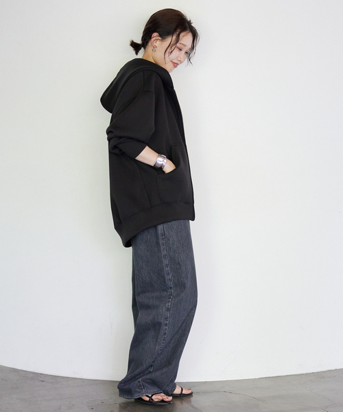 SLOBE IENA(スローブイエナ)の「《シルバージップ/追加3》ボリュームジップアップフーディー(パーカー・レディース・ブラック/グレー・FREE)」の15枚目の写真