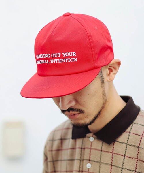 B:MING by BEAMS（ビーミングバイビームス）の「Message embroidery キャップ 25SS（キャップ・メンズ・グリーン/レッド/ブラック・ONE SIZE）」の3枚目の写真
