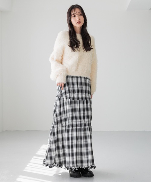 LOWRYS FARM（ローリーズファーム）の「シャギープルオーバーLS　240805（ニット/セーター・レディース・ブラック/アイボリー/オレンジ/ブルー・FREE）」の11枚目の写真