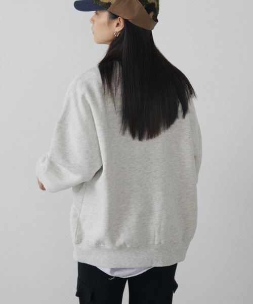 MERLOT（メルロー）の「オーバーサイズラインドッグプリントスウェット（スウェット・レディース・グレー系その他/ホワイト系その他2/ホワイト系その他/グレー系その他2・FREE）」の11枚目の写真