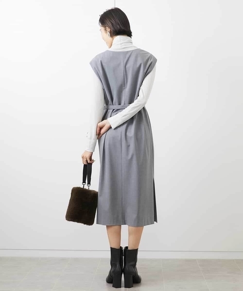 MICHEL KLEIN（ミッシェル・クラン）の「［機能性素材］Vネックミルドワンピース(WEB限定カラーあり)（ワンピース・レディース・グレー/ブラック/ベージュ・38）」の5枚目の写真