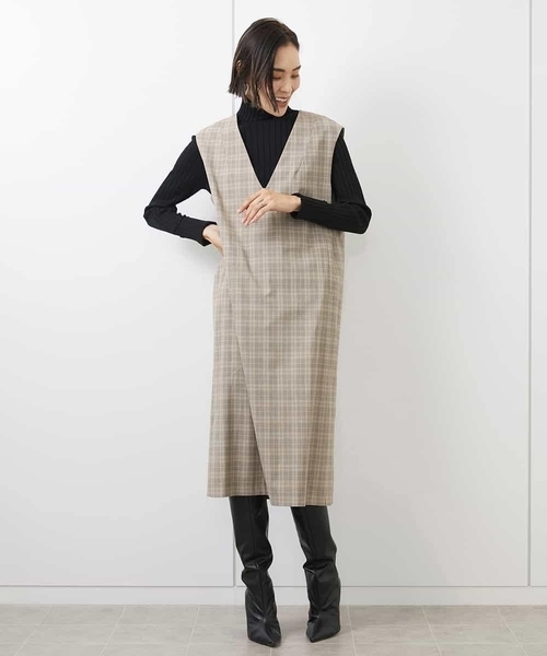 MICHEL KLEIN（ミッシェル・クラン）の「［機能性素材］Vネックミルドワンピース(WEB限定カラーあり)（ワンピース・レディース・グレー/ブラック/ベージュ・38）」の10枚目の写真