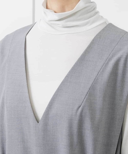 MICHEL KLEIN（ミッシェル・クラン）の「［機能性素材］Vネックミルドワンピース(WEB限定カラーあり)（ワンピース・レディース・グレー/ブラック/ベージュ・38）」の21枚目の写真