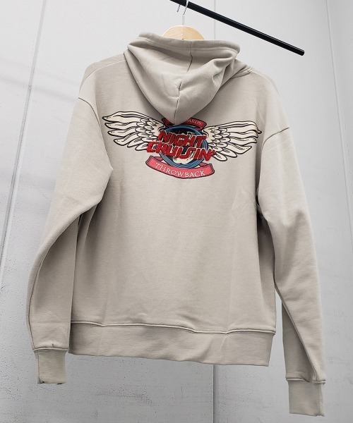 spiritoso(スピリトーゾ)の「【spiritoso】ウイングさがら刺繍バックプリントパーカー(CP)(パーカー・レディース・オフホワイト/ピンクベージュ/グレイッシュベージュ・FREE)」の4枚目の写真