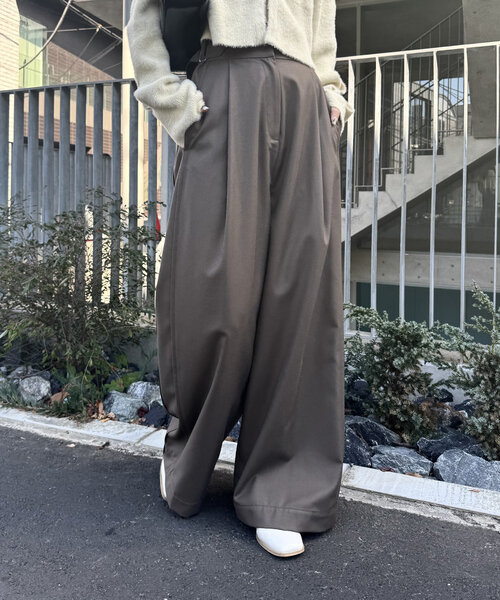 mline（エムライン）の「[mline]サイドベルトスラックス（その他パンツ・レディース・ベージュ/チャコールグレー/ブラウン・2/1）」の8枚目の写真