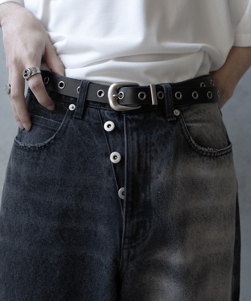 PHILTHEORY(フィルセオリー)の「Bleach & paint gimmick denim pants/ブリーチ&ペイントギミックデニムパンツ(デニムパンツ・メンズ・ブラック系/ブラック・1/3/2)」の17枚目の写真
