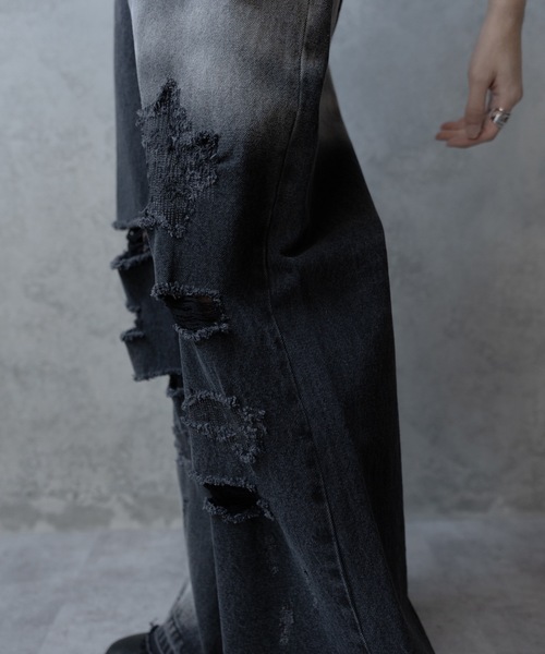 PHILTHEORY(フィルセオリー)の「Bleach & paint gimmick denim pants/ブリーチ&ペイントギミックデニムパンツ(デニムパンツ・メンズ・ブラック系/ブラック・1/3/2)」の21枚目の写真