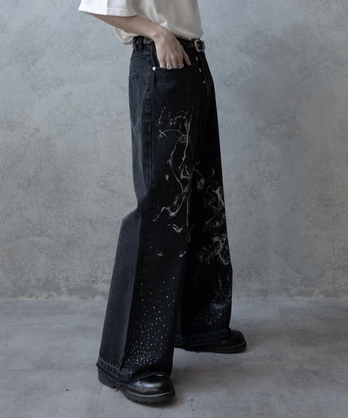 PHILTHEORY(フィルセオリー)の「Bleach & paint gimmick denim pants/ブリーチ&ペイントギミックデニムパンツ(デニムパンツ・メンズ・ブラック系/ブラック・1/3/2)」の5枚目の写真