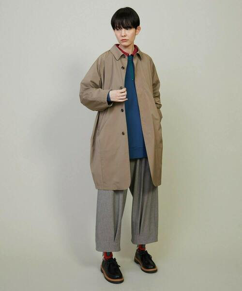 FRAPBOIS（フラボア）の「コクーンコート（ステンカラーコート・レディース・グレイッシュベージュ/ブラック・1/2）」の4枚目の写真