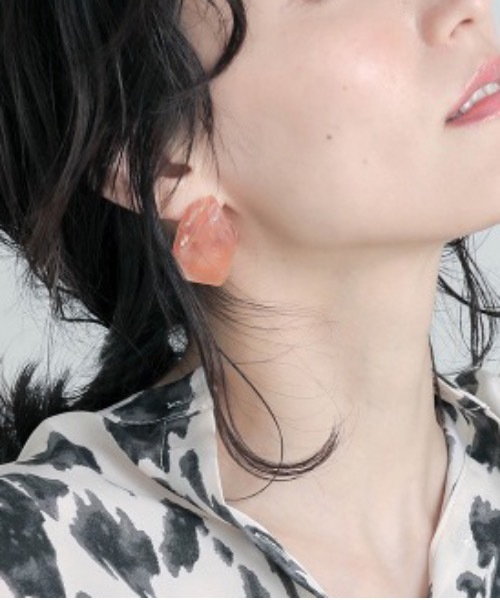 Bou Jeloud(ブージュルード)の「ストーンピアス/ストーンモチーフ(ピアス(両耳用)・レディース・ブルー/オレンジ/ベージュ・FREE)」の3枚目の写真
