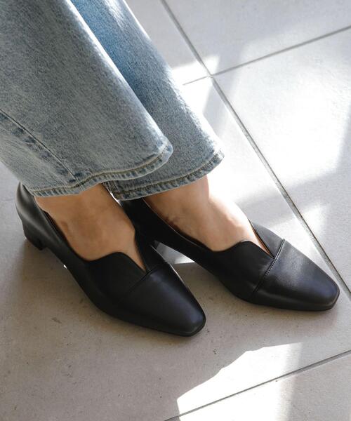 URBAN RESEARCH Sonny Label(アーバンリサーチサニーレーベル)の「Vカットローヒールパンプス(パンプス・レディース・ブラック/アイボリー/シルバー・SMALL/MEDIUM/LARGE)」の12枚目の写真