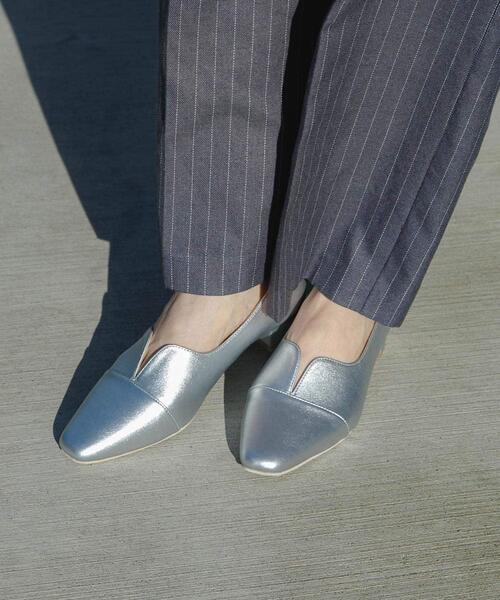 URBAN RESEARCH Sonny Label(アーバンリサーチサニーレーベル)の「Vカットローヒールパンプス(パンプス・レディース・ブラック/アイボリー/シルバー・SMALL/MEDIUM/LARGE)」の6枚目の写真