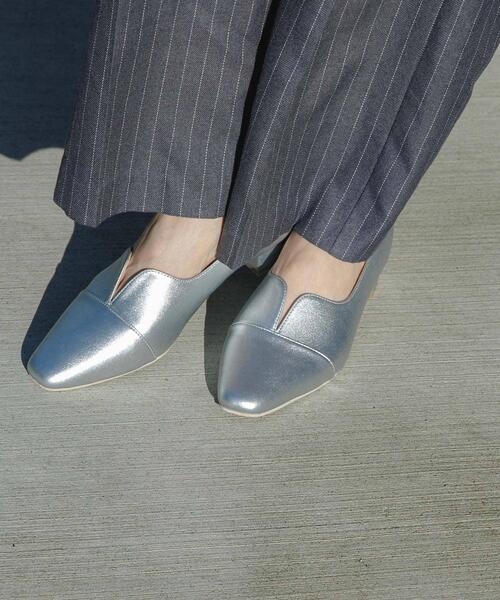 URBAN RESEARCH Sonny Label(アーバンリサーチサニーレーベル)の「Vカットローヒールパンプス(パンプス・レディース・ブラック/アイボリー/シルバー・SMALL/MEDIUM/LARGE)」の7枚目の写真