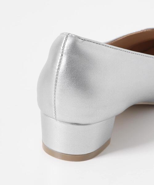 URBAN RESEARCH Sonny Label(アーバンリサーチサニーレーベル)の「Vカットローヒールパンプス(パンプス・レディース・ブラック/アイボリー/シルバー・SMALL/MEDIUM/LARGE)」の11枚目の写真