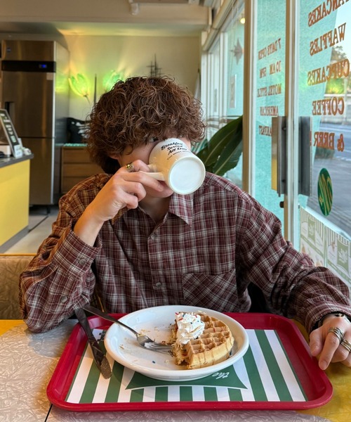 INTER FACTORY（インターファクトリー）の「りゅうせい - ロングスリーブカットオフチェックシャツ -  made in INTER FACTORY（シャツ/ブラウス・メンズ・ブルー/レッド・MEDIUM/LARGE）」の8枚目の写真