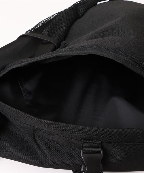 FILA（フィラ）の「FILA フィラ ブランド ロゴ 筆記体 刺繍 軽量 ワンショルダー ショルダーバッグ ボディバッグ 約25L（ボディバッグ/ウエストポーチ・メンズ・グレー/ブラック/アイボリー・FREE）」の22枚目の写真