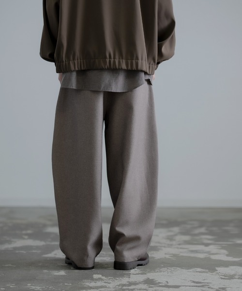 improves（インプローブス）の「ワイド タック カーブパンツ（スラックス・メンズ・グレー/ブラック/グレイッシュベージュ/ブラウン・SMALL/MEDIUM/LARGE）」の5枚目の写真