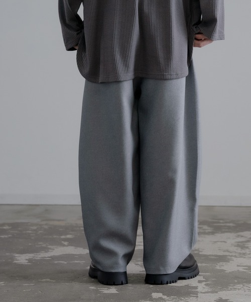 improves（インプローブス）の「ワイド タック カーブパンツ（スラックス・メンズ・グレー/ブラック/グレイッシュベージュ/ブラウン・SMALL/MEDIUM/LARGE）」の16枚目の写真