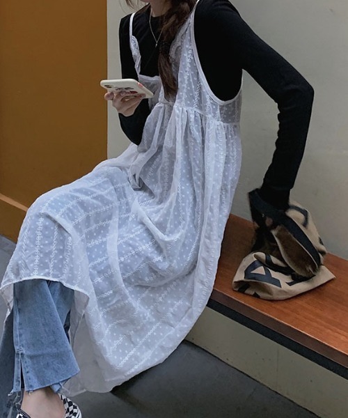 Teem Store(チームストア)の「レイヤード刺繍シアーキャミソールチュニックワンピース(ワンピース・レディース・ホワイト・F)」の13枚目の写真