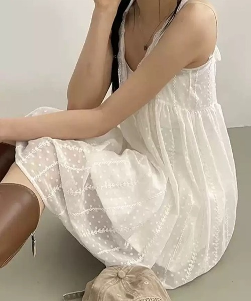 Teem Store(チームストア)の「レイヤード刺繍シアーキャミソールチュニックワンピース(ワンピース・レディース・ホワイト・F)」の2枚目の写真