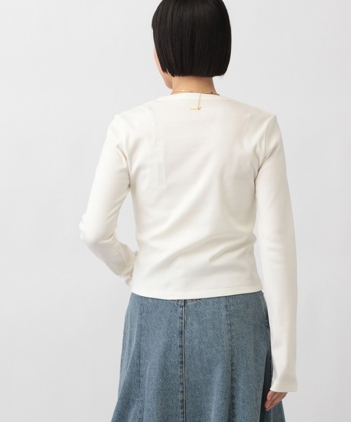 A part by(アパートバイ)の「ULTIMA Uネックプルオーバーロングスリーブ(Tシャツ/カットソー・レディース・オフホワイト/ブラック/ライトベージュ・FREE)」の9枚目の写真