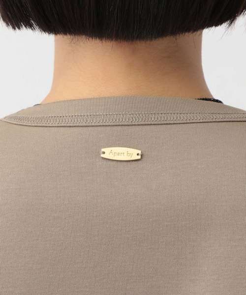 A part by(アパートバイ)の「ULTIMA Uネックプルオーバーロングスリーブ(Tシャツ/カットソー・レディース・オフホワイト/ブラック/ライトベージュ・FREE)」の13枚目の写真