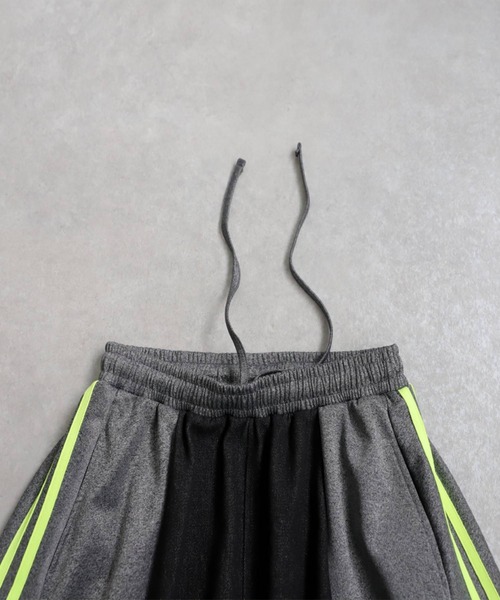 antiqua（アンティカ）の「デニム切り替えフレアスカート（スカート・レディース・ブルー系その他/ブラック・ONESIZE）」の15枚目の写真