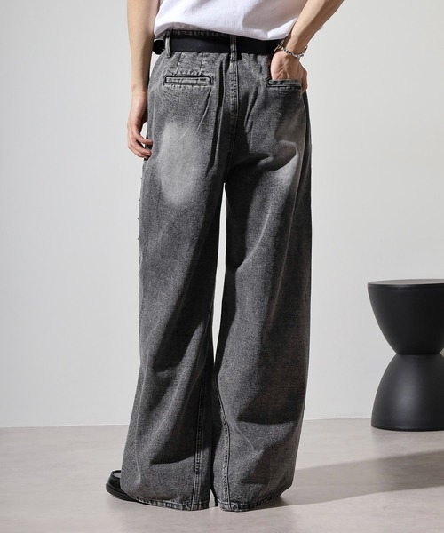 REGIEVO(レジエボ)の「Studded wide baggy denim pants / スタッズワイドバギーデニムパンツ unisex(デニムパンツ・メンズ・ブラック/インディゴブルー・L/M)」の8枚目の写真
