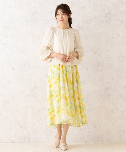 Rose Tiara(ローズティアラ)の「バルーンヘムブラウス(シャツ/ブラウス・レディース・ベージュ/ネイビー/オフホワイト・38/46/42)」の5枚目の写真