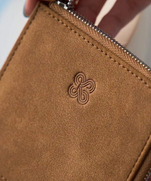 Kastane（カスタネ）の「【Kolors like you/4色展開】スクエアマルチケース（財布・レディース・ベージュ/レモンイエロー/アイボリー/ブラック・FREE）」の9枚目の写真